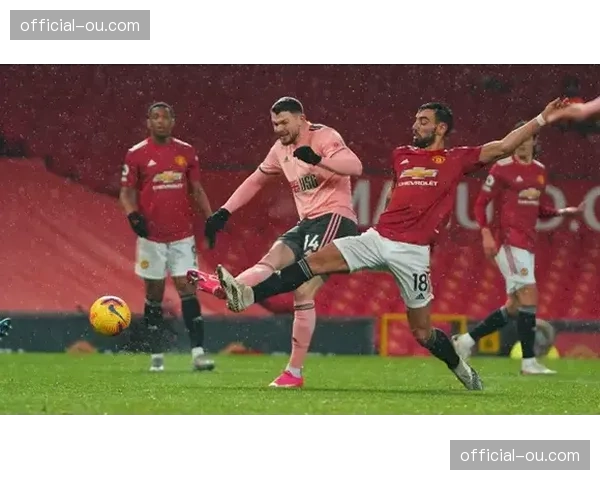 卢顿迎战埃弗顿，保级关键战两队均强调防守纪律性与身体对抗